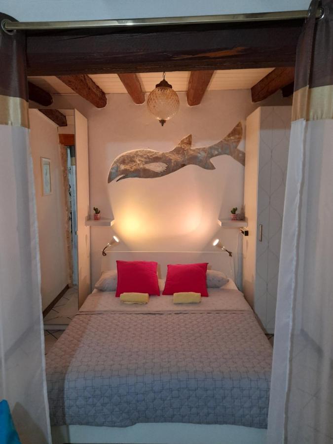 Apartment The Old House เวอร์ซาร์ ภายนอก รูปภาพ