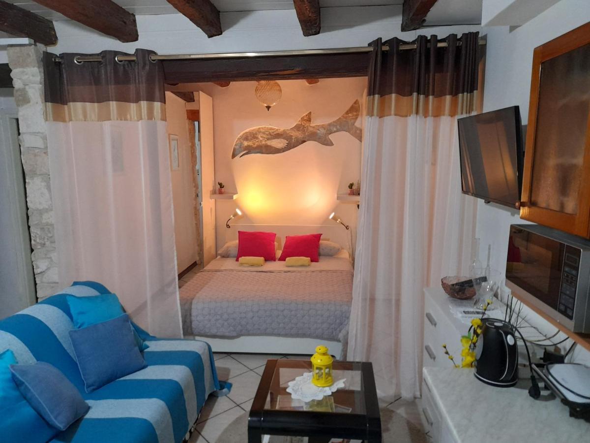Apartment The Old House เวอร์ซาร์ ภายนอก รูปภาพ