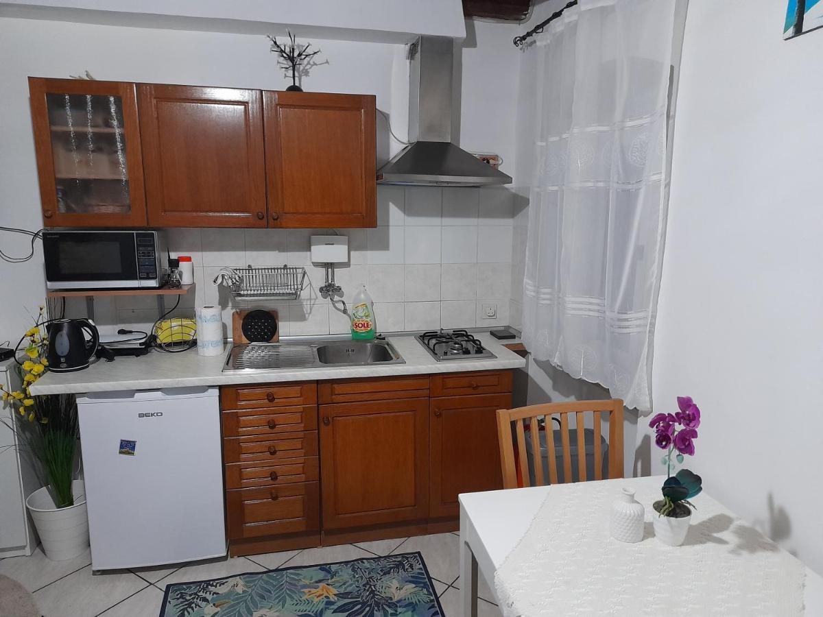 Apartment The Old House เวอร์ซาร์ ภายนอก รูปภาพ