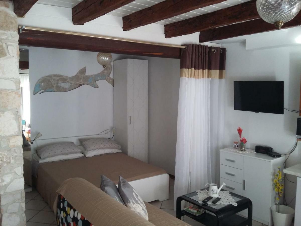 Apartment The Old House เวอร์ซาร์ ภายนอก รูปภาพ